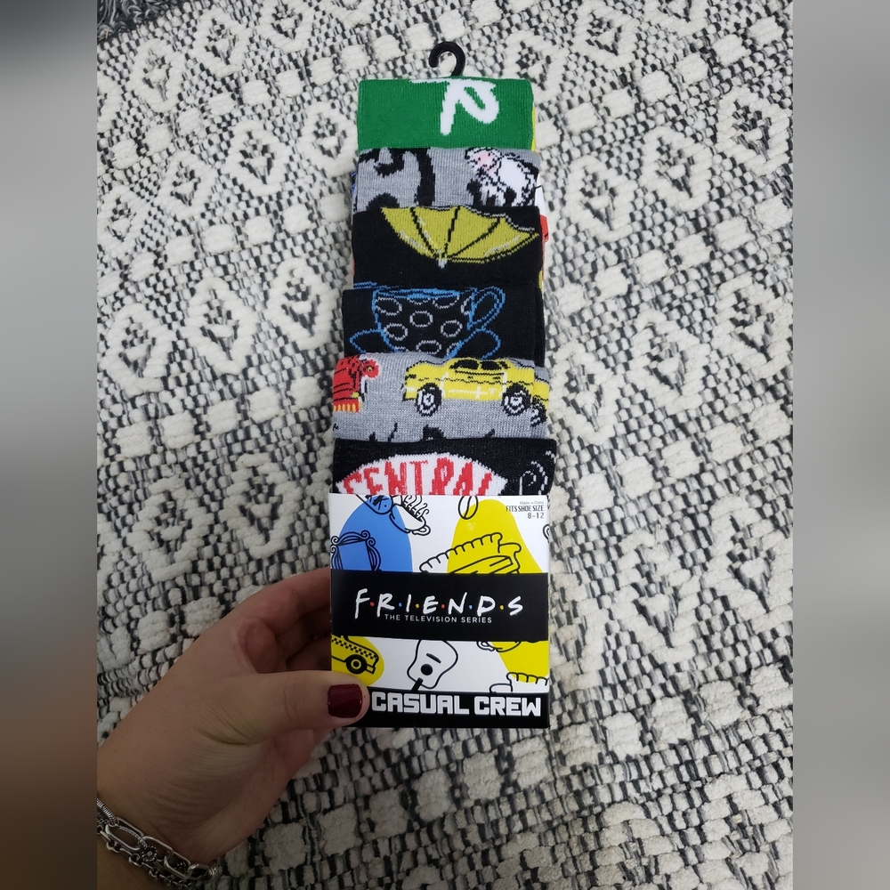 FRIENDS 6 Pack Casual Crew Socks